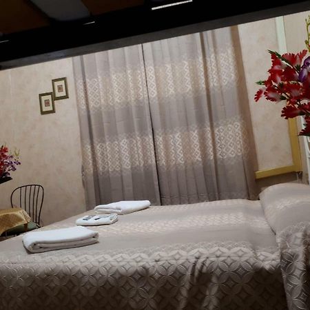 Renting Rooms Rome Bagian luar foto