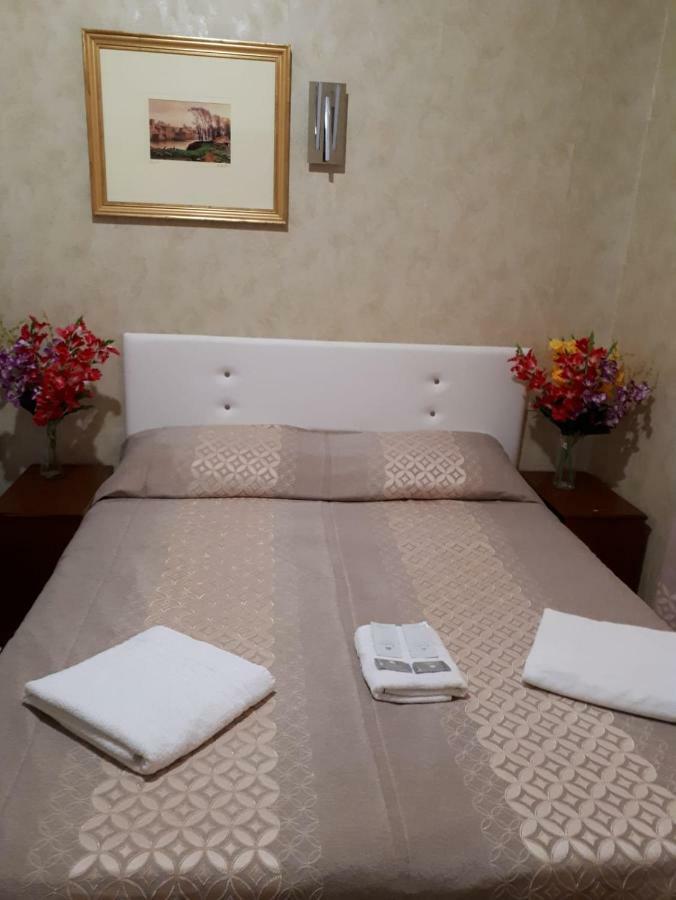 Renting Rooms Rome Bagian luar foto