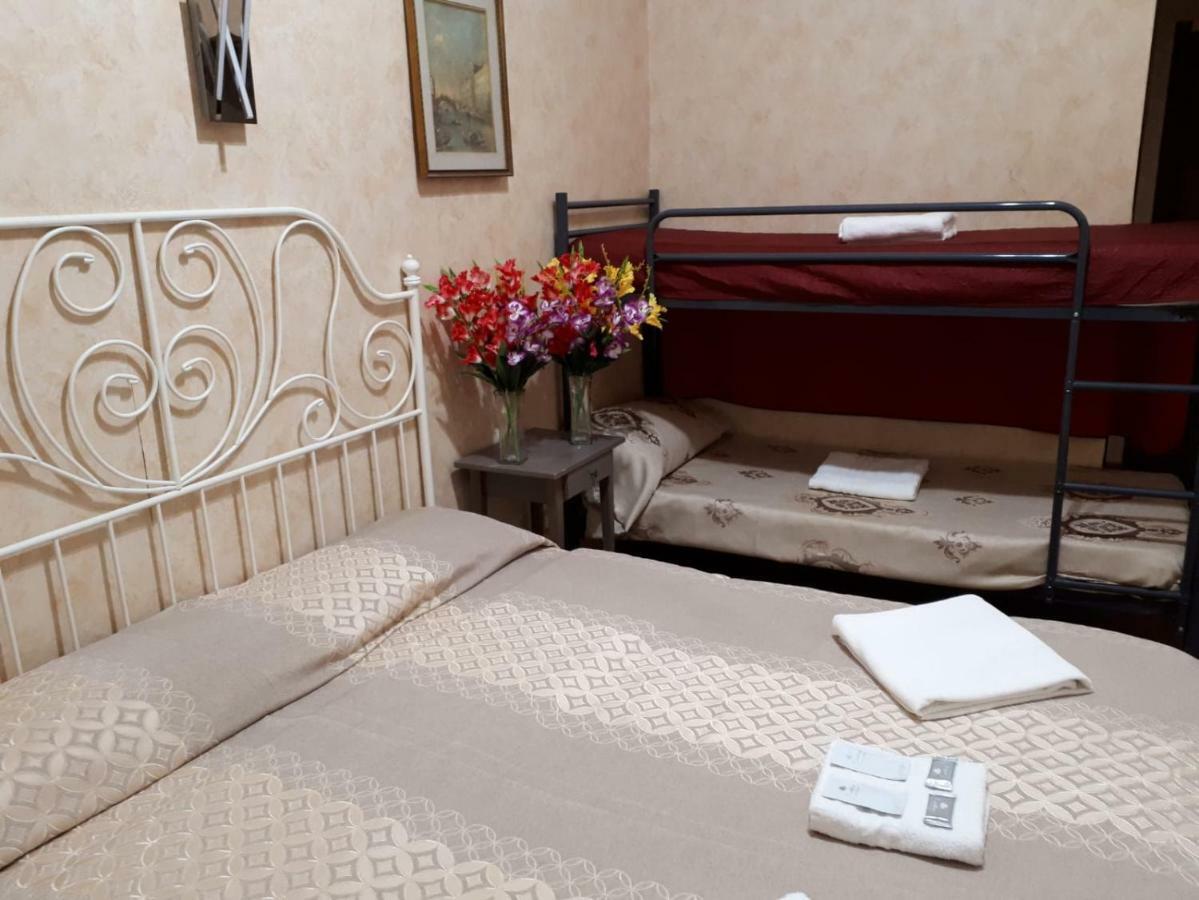 Renting Rooms Rome Bagian luar foto